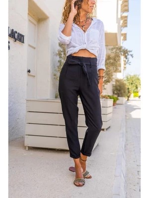 Zdjęcie produktu Gunes Kizi Spodnie w kolorze czarnym rozmiar: 36