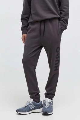 Zdjęcie produktu HUGO spodnie dresowe bawełniane kolor szary z nadrukiem 50473211CHEAPER
