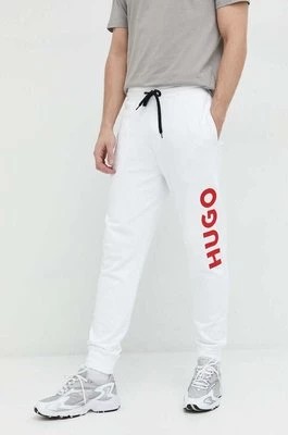 Zdjęcie produktu HUGO spodnie dresowe bawełniane męskie kolor biały z nadrukiem 50473211