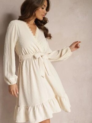 Zdjęcie produktu Jasnobeżowa Mini Sukienka Rozkloszowana z Paskiem Materiałowym z Tkaniny Plumeti Digia