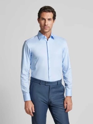 Zdjęcie produktu Koszula biznesowa o kroju slim fit z kołnierzykiem typu kent model ‘Hank’ Boss