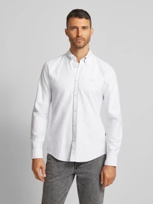 Zdjęcie produktu Koszula casualowa o kroju regular fit z kołnierzykiem typu button down model ‘Roan’ Boss