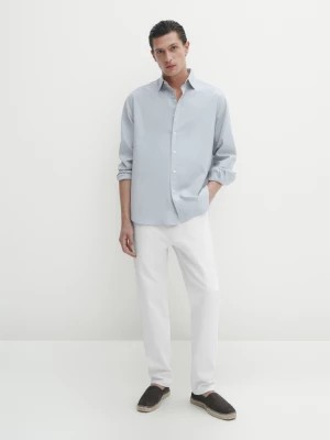 Zdjęcie produktu Koszula O Kroju Regular Fit Z Barwionego Diagonalu - Jasnoniebieski - - Massimo Dutti - Mężczyzna