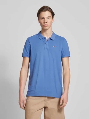 Zdjęcie produktu Koszulka polo o kroju slim fit z wyhaftowanym logo Tommy Jeans