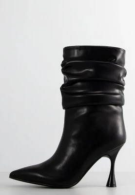 Zdjęcie produktu Kozaki na obcasie Jeffrey Campbell