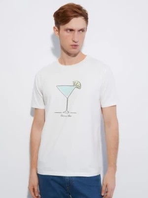 Zdjęcie produktu Kremowy T-shirt męski z printem OCHNIK