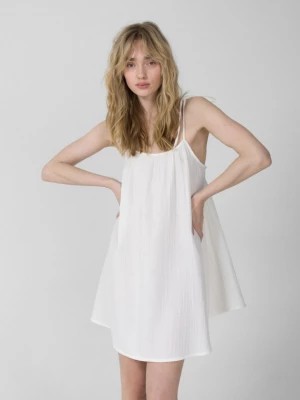 Zdjęcie produktu Letnia sukienka z bawełnianego muślinu - kremowa OUTHORN