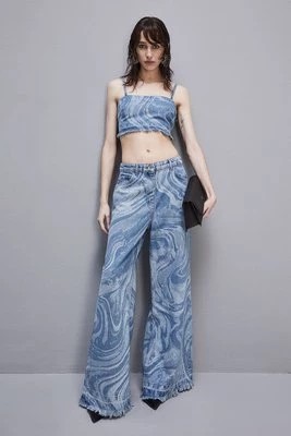 Zdjęcie produktu Luźne jeansy z cyrkoniami PATRIZIA PEPE