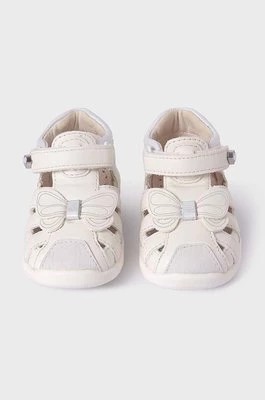 Zdjęcie produktu Mayoral sandały skórzane dziecięce kolor biały
