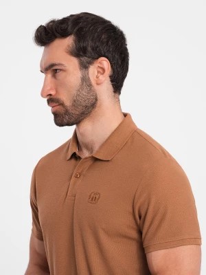 Zdjęcie produktu Męska koszulka polo jednokolorowa BASIC z dzianiny pique - brązowa V23 OM-POBS-0100
 -                                    XXL