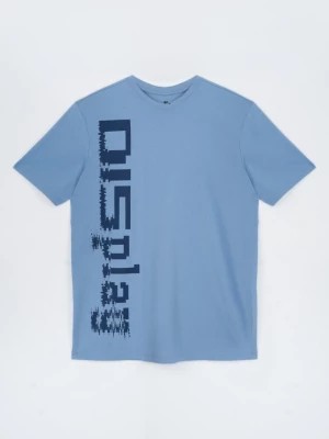 Zdjęcie produktu Niebieski t-shirt z granatowym nadrukiem z przodu