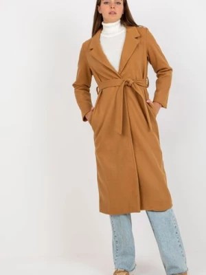 Zdjęcie produktu Och Bella Camelowy długi płaszcz damski z wiązaniem
