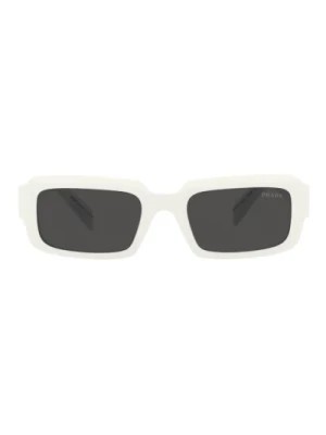 Zdjęcie produktu Okulary przeciwsłoneczne w kształcie prostokąta z białą oprawą i ciemnoszarymi soczewkami Prada