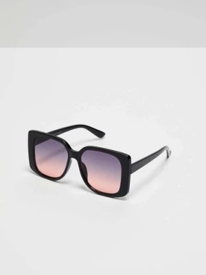 Zdjęcie produktu Okulary przeciwsłoneczne z prostokątnymi grubymi oprawkami Moodo