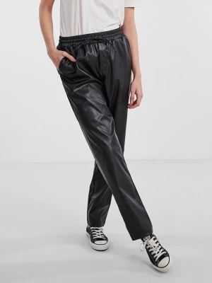 Zdjęcie produktu Pieces Spodnie "Selma" w kolorze czarnym rozmiar: M