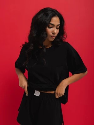 Zdjęcie produktu PIŻAMA bluzka typu oversize z kieszonką w kolorze TOTALLY BLACK - PASEO-L Marsala