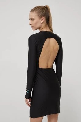 Zdjęcie produktu Puma sukienka Crystal G. 535069 kolor czarny mini dopasowana