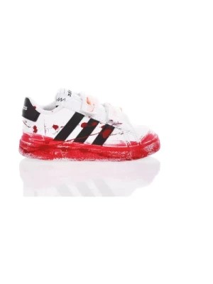 Zdjęcie produktu Ręcznie Robione Białe Czerwone Sneakersy Adidas