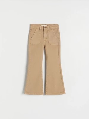 Zdjęcie produktu Reserved - Elastyczne jeansy flare - beżowy