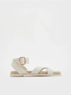 Zdjęcie produktu Reserved - Sandały ze skórzanymi paskami - biały