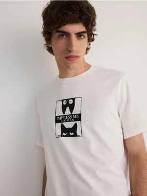 Zdjęcie produktu Reserved - T-shirt regular z nadrukiem - złamana biel