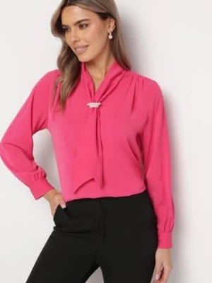 Zdjęcie produktu Różowa Bluzka z Krawatem i Ozdobną Perłą Jonista