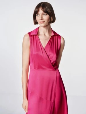 Zdjęcie produktu Różowa długa sukienka wiązana w pasie OCHNIK