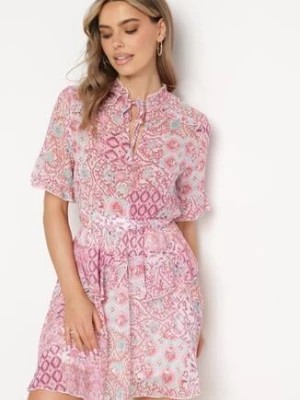 Zdjęcie produktu Różowa Rozkloszowana Sukienka z Gumką w Pasie i Falbankami Mulpia