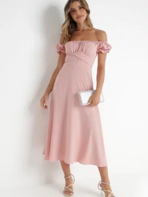 Zdjęcie produktu Różowa Sukienka Midi z Dekoltem Carmen i Bufiastymi Rękawkami Amarhis
