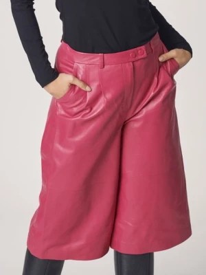 Zdjęcie produktu Różowe skórzane krótkie spodnie damskie OCHNIK