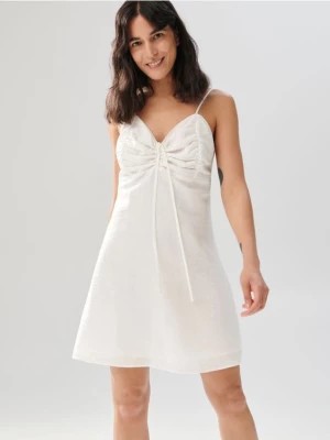Zdjęcie produktu Sinsay - Sukienka mini na ramiączkach - kremowy