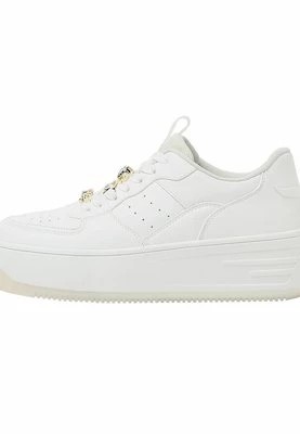 Zdjęcie produktu Sneakersy niskie Bershka