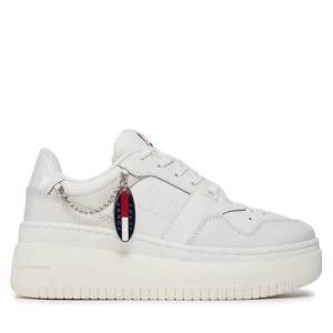 Zdjęcie produktu Sneakersy Tommy Jeans Tjw Retro Basket Flatform Charm EN0EN02421 Écru