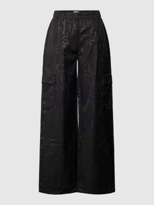 Zdjęcie produktu Spodnie cargo z nadrukiem na całej powierzchni Calvin Klein Jeans