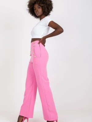 Zdjęcie produktu Spodnie damskie z ozdobnymi guzikami - różowe Italy Moda