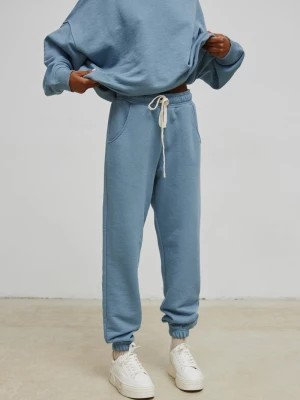 Zdjęcie produktu Spodnie dresowe typu jogger w kolorze BLUE MARINA - DRIPS-S Marsala
