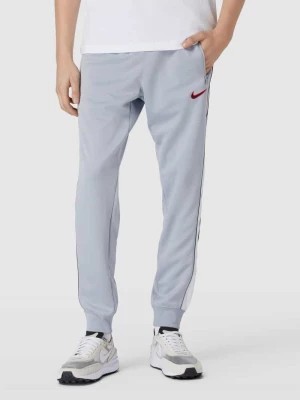 Zdjęcie produktu Spodnie dresowe z wyhaftowanym logo Nike