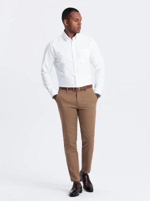 Zdjęcie produktu Spodnie męskie chino SLIM FIT z delikatną teksturą - brązowe V2 OM-PACP-0190
 -                                    XXL