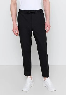 Zdjęcie produktu Spodnie treningowe Calvin Klein