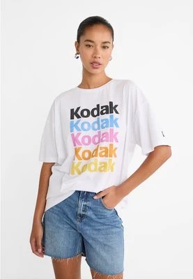 Zdjęcie produktu Stradivarius Koszulka oversize Kodak  Biały