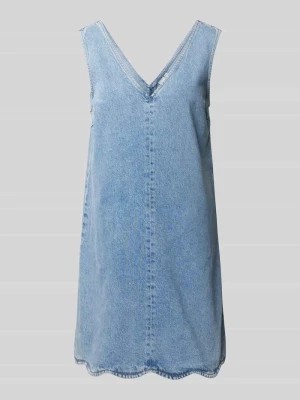 Zdjęcie produktu Sukienka jeansowa z dekoltem w serek model ‘CALLOP’ YAS