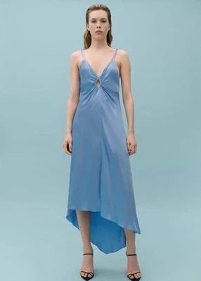 Zdjęcie produktu Satynowa sukienka o asymetrycznym kroju z marszczonym wycięciem Mango