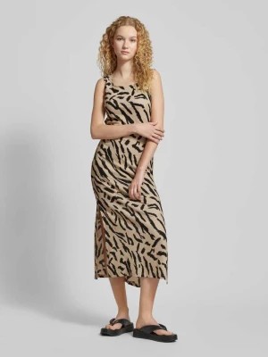 Zdjęcie produktu Sukienka midi z fakturowanym wzorem model ‘LUNA’ Pieces