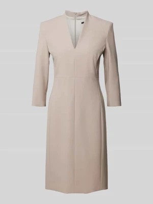 Zdjęcie produktu Sukienka o długości do kolan z dekoltem w serek Windsor