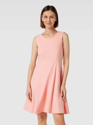 Zdjęcie produktu Sukienka o długości do kolan z szerokimi ramiączkami MORE & MORE