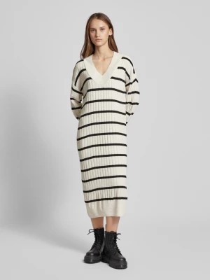 Zdjęcie produktu Sukienka z dzianiny o kroju oversized z prążkowanymi paskami model ‘NEW TESSA’ Only