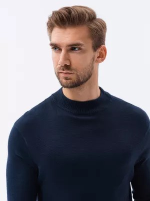 Zdjęcie produktu Sweter męski z półgolfem o gładkiej strukturze - granatowy V2 E178
 -                                    L