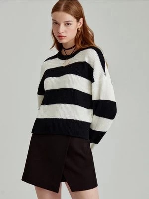 Zdjęcie produktu Sweter w biało-czarne paski House