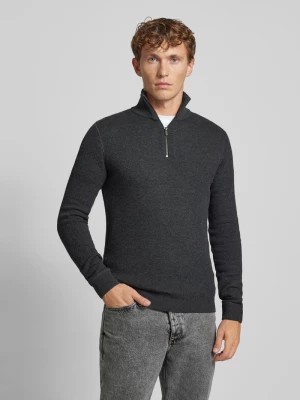 Zdjęcie produktu Sweter z dzianiny ze stójką model ‘BLUCHRISTER’ Jack & Jones Premium