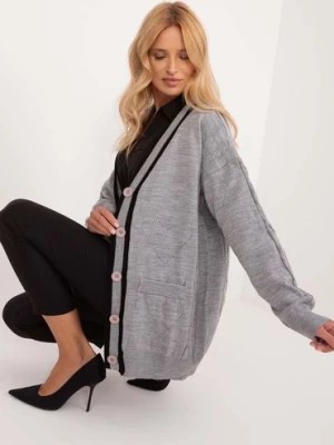 Zdjęcie produktu Szary dzianinowy sweter damski z ażurowymi sercami BADU